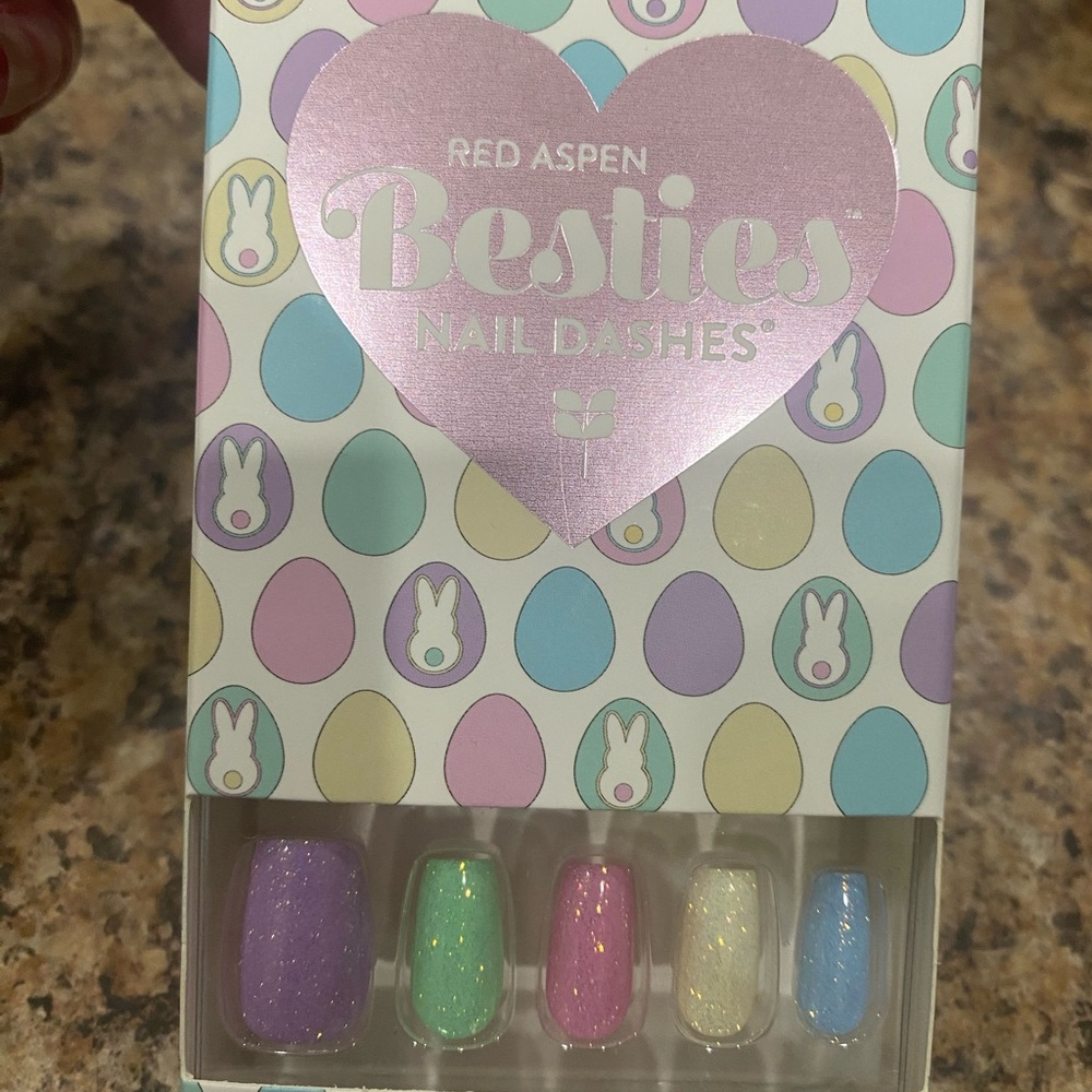 Red Aspen - No-Bunny like you bestie, Teresa
